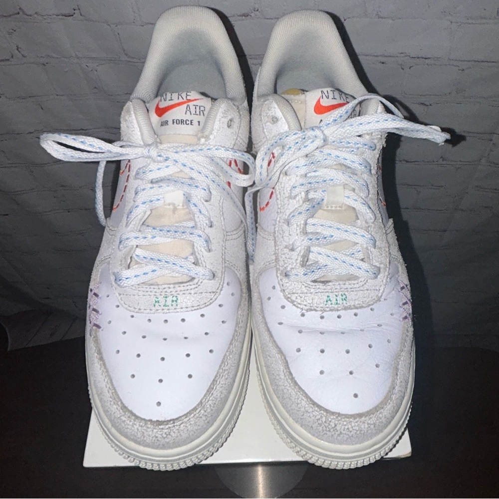 NIKE AIR FORCE 1 LOW 07 SE Stitched Sneakers Women’s Size 7 - Picture 3 of 10